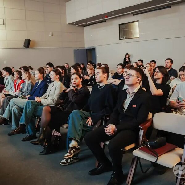Студенты Якутского филиала ИГА в зале